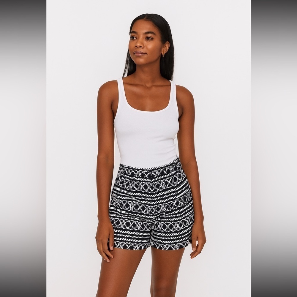 Crown & Ivy size 8 navy blue & white rope shorts